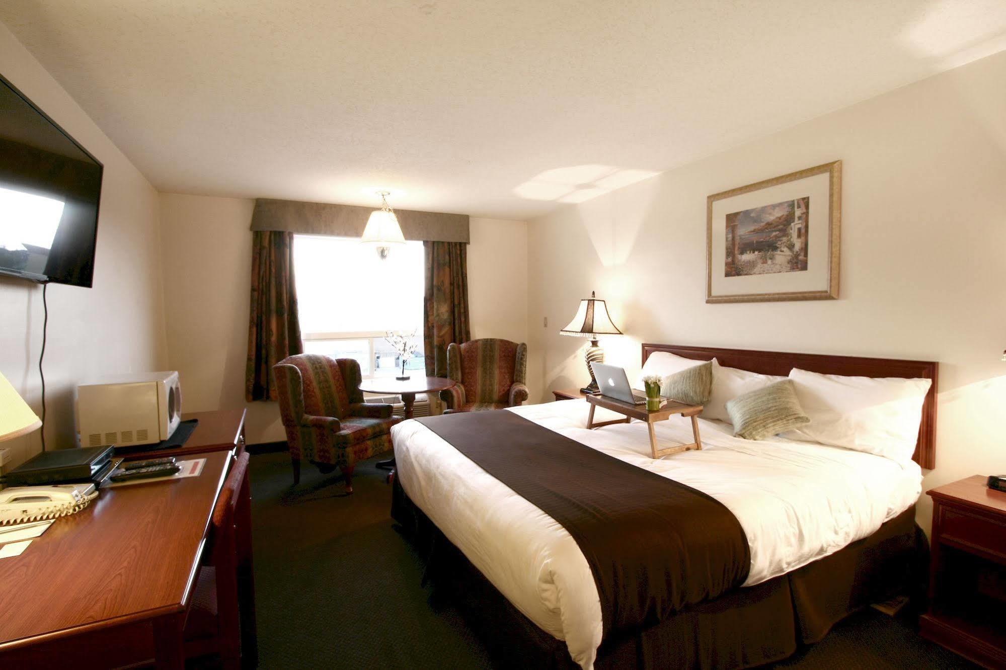 Foxwood Inn & Suites Drayton Valley エクステリア 写真