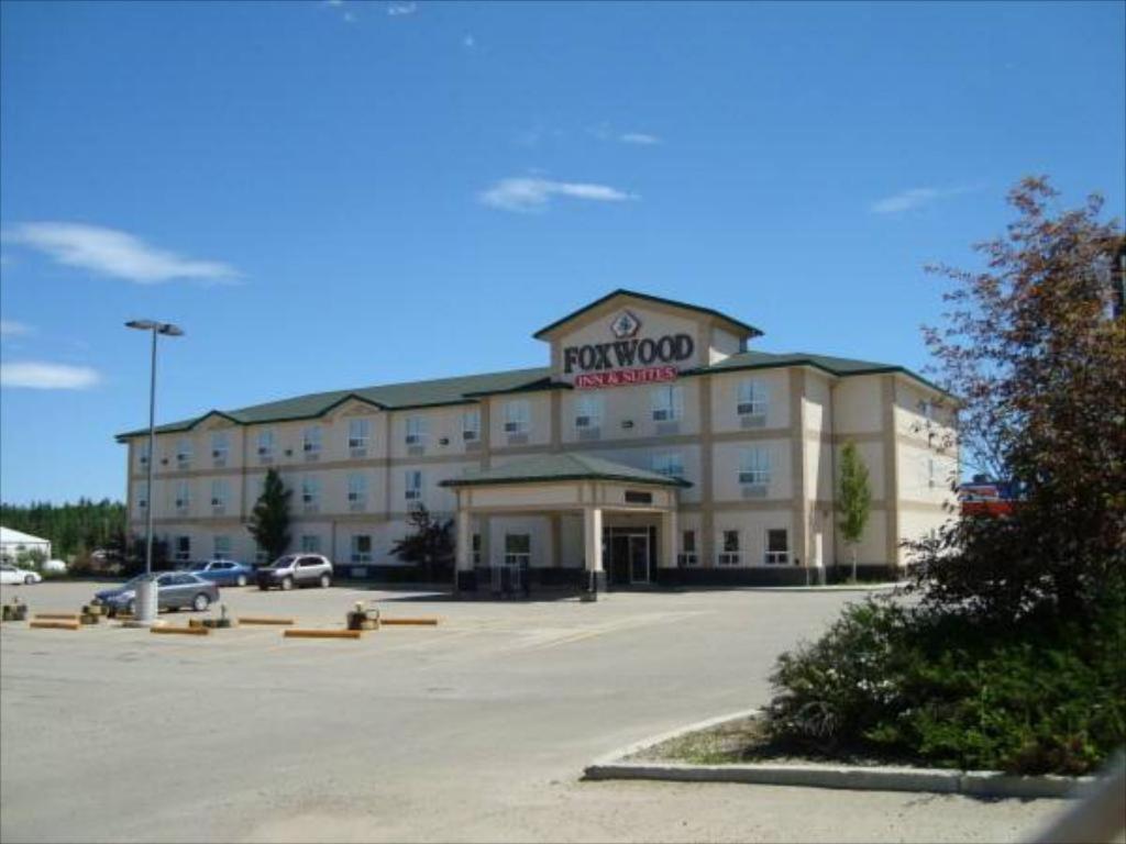 Foxwood Inn & Suites Drayton Valley エクステリア 写真